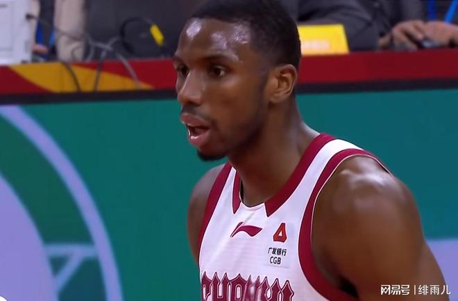 公然挑釁裁判，與觀眾爆發沖突！山西被廣東雙殺，迪亞洛或遭禁賽