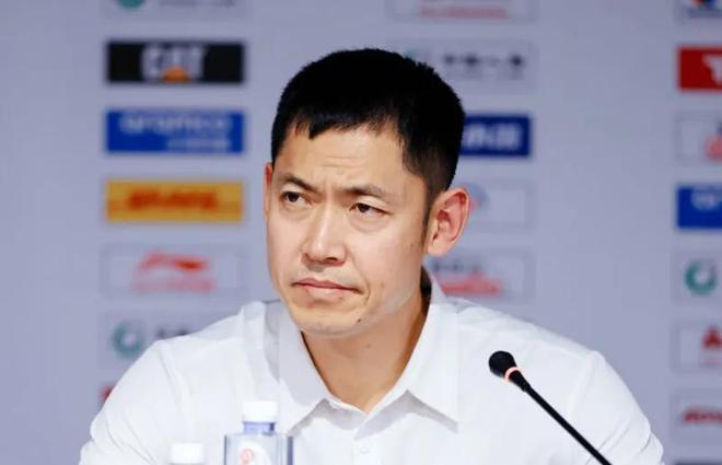 勝北京發(fā)布會！張慶鵬直指廖三寧調(diào)整+2將傷勢，鄒雨宸點出精氣神