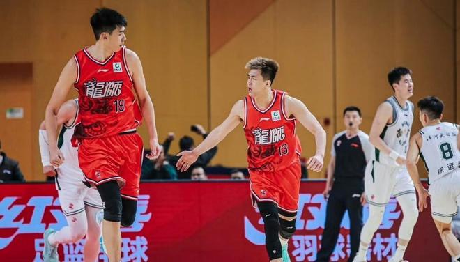 爆砍19+3，單人激活廣州隊，郭艾倫寶刀不老，他該入選全明星