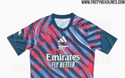 阿森納26/27賽季賽前熱身服曝光：炫目紅藍條紋＋居中加農炮
