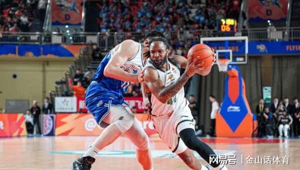 你可是國字號啊!27歲后衛9中1僅得3分,正負值-30,全場倒數第一