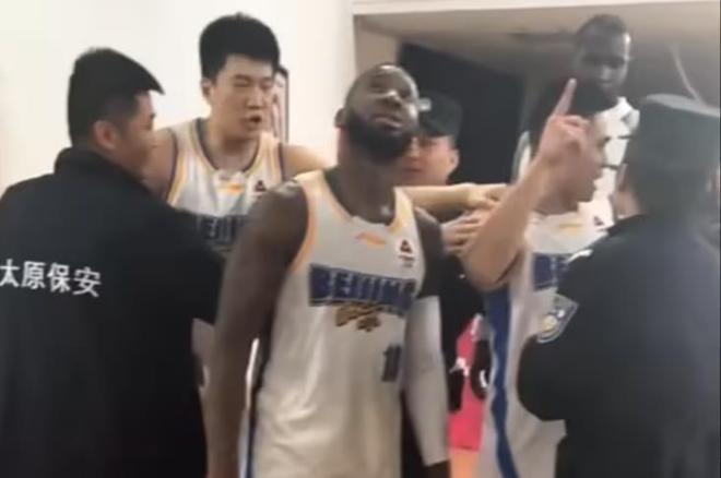 山西隊主場太荒唐！首鋼隊客場贏球，陳盈駿被吐口水