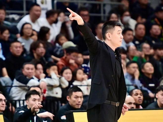 深一度｜四連敗后，最懂遼籃的男人轉身離開