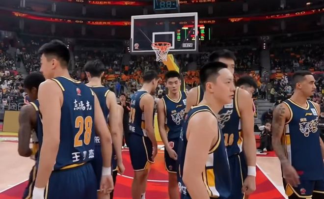 胡明軒末節11分，廣東4連勝登頂，北京重返前四，CBA最新排名如下