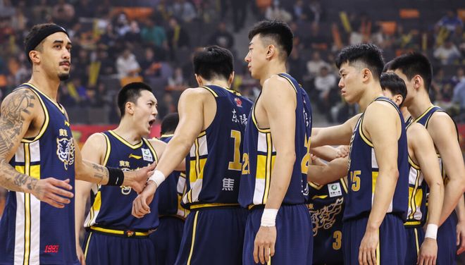 焦泊喬傷情更新！廣東遭晴天霹靂，還有3個(gè)壞消息讓杜鋒更加上火