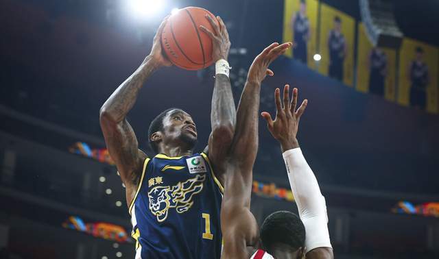 CBA最新排名！廣東連升2名殺到榜首，首鋼重返第4，遼籃僅排第15