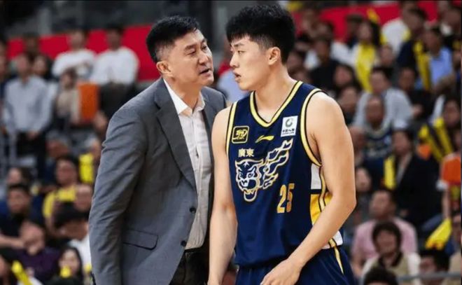 14分鐘0分，比陳家政出場時間多，球迷：什么關系戶能在廣東混7年