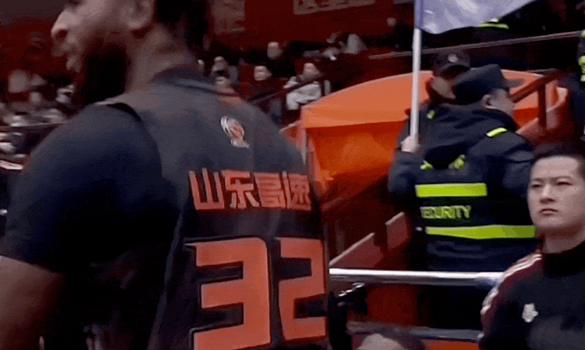 現(xiàn)場與邱彪沖突、各種魯莽犯渾，克里斯：險成球隊罪人、聯(lián)盟笑柄