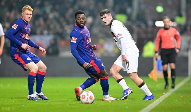 德甲最新積分戰(zhàn)報 萊比錫遭副班長絕平 差拜仁14分重回前4