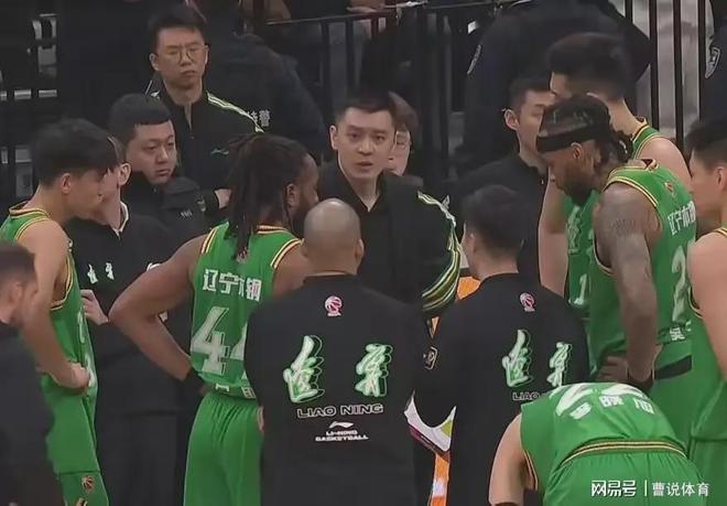 真相大白！遼寧男籃52分大勝原因曝光，烏戈會用人，楊銘尷尬了