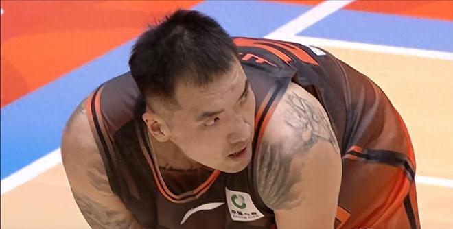 拒絕30分大逆轉，爆冷：CBA勁旅打敗領頭羊3連勝、終結對手7連勝