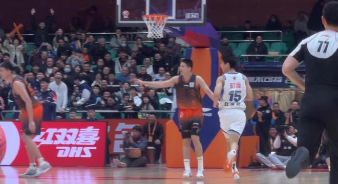 “神奇小子”是王證！高速男籃99：75雙殺寧波，迎四連勝