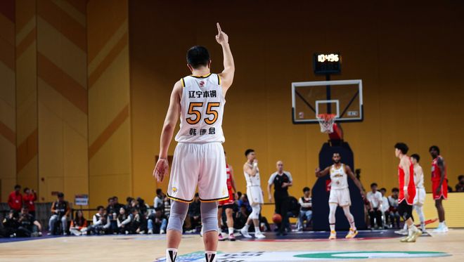 重型內(nèi)線！23+8+5小韓德君國青揚威 2弱點不改善難比“功夫熊貓”