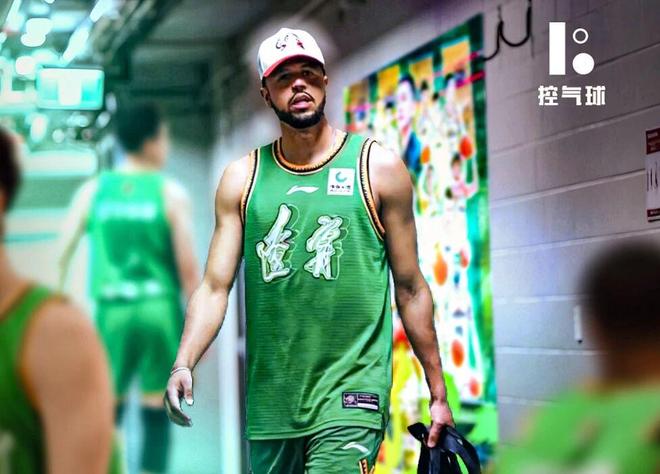 遼寧男籃簽約24+6超強得分手，北京兩主力傷愈，山西官宣新外援