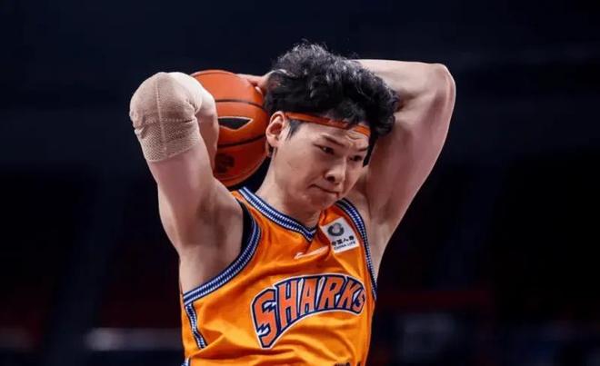 上海95-78戰勝廣州 球員評價：2人滿分，3人及格，6人低迷