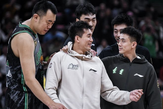 楊鳴下課,遼籃崩塌始于郭艾倫被趕走!現(xiàn)在終于知道誰才是隊魂了