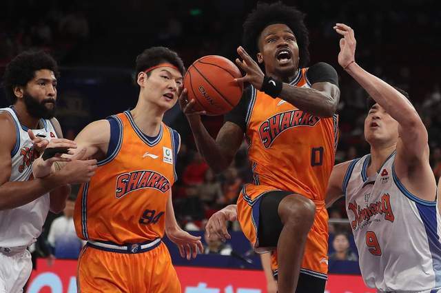 CCTV5直播!上海VS深圳復(fù)仇之戰(zhàn),超級外援強(qiáng)強(qiáng)對決,盧偉拒爆冷