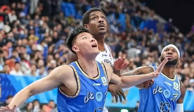 0分!北京慘敗天津,頂薪先生迷失賽場,許利民卻發(fā)現(xiàn)了意外之喜