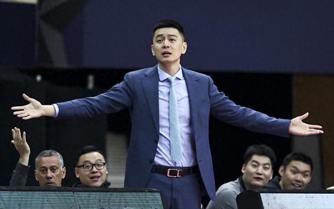 楊鳴承認(rèn)在等下家！告別遼籃有3選擇，有望聯(lián)手周琦，1個難題無解