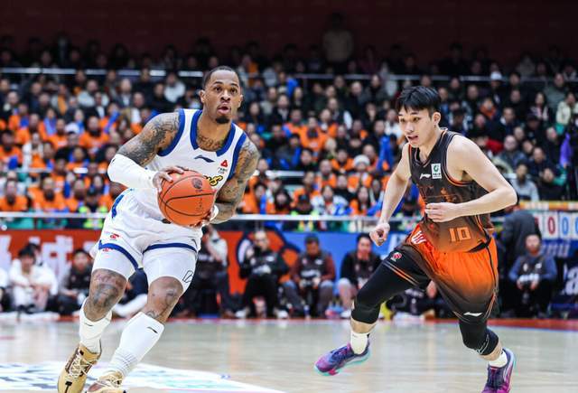 CCTV5直播！浙江德比大戰懸念重重，外援互不相讓，王博主抓防守