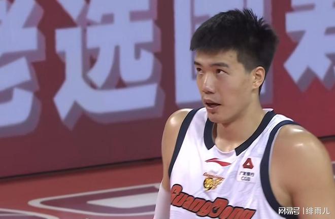 恭喜杜鋒！廣東隊兩大核心雙雙復(fù)出，這可是爭冠的底牌！