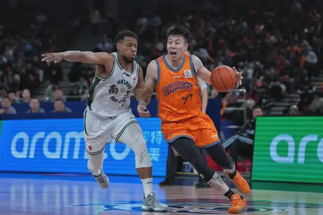 CBA第22輪，上海男籃114:80戰(zhàn)勝南京同曦