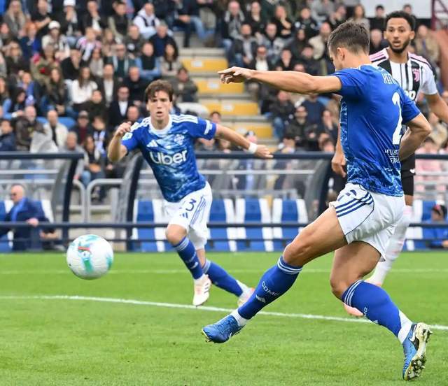 3-1！意甲小球会踢疯了！距卫冕冠军2分，冲击欧冠资格