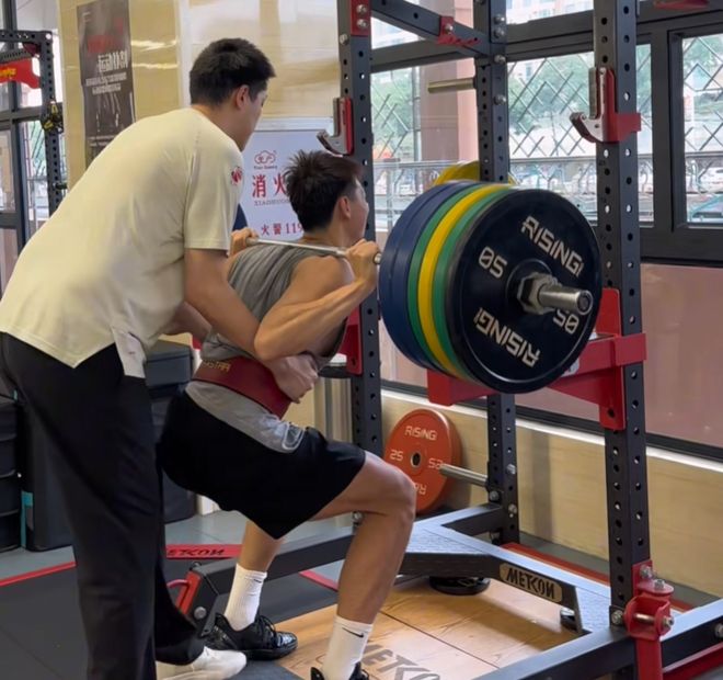 恢复良好！崔永熙深蹲达180KG超王洪泽，期待满血输出弥补三号位