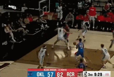 14+17！太牛逼了！混音隊(duì)友點(diǎn)評(píng)楊瀚森...