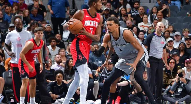 文班12+2！馬刺半場70-60火箭，看數據：他是頭號功臣！