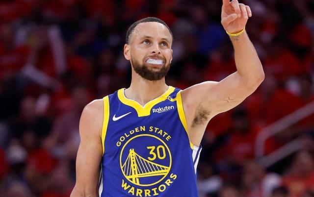 哈登體能枯竭主動(dòng)下場(chǎng) 庫(kù)里終于感受到“老年幸福”