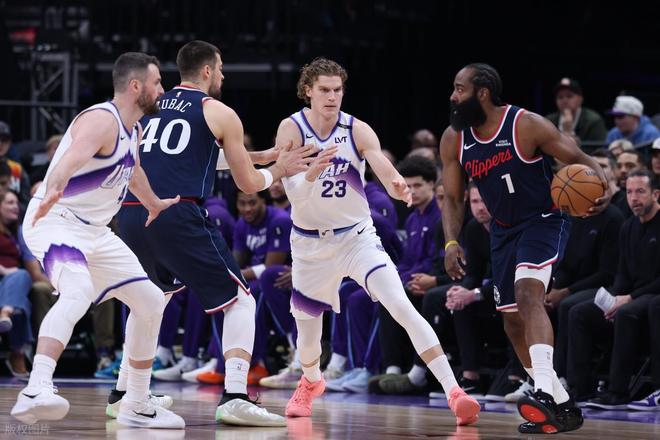 喬丹附體!小卡打爆爵士!直沖西部第九,哈登16+3+10+4三節(jié)下班