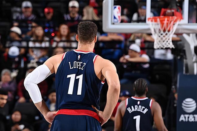 一出场立刻帮助火箭找回状态!快船内线老将果然是自带输球基因?