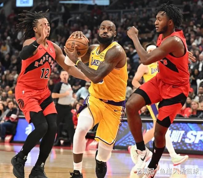 湖人暴露隐患,老詹谈纪录摊牌!猛龙主帅不满里夫斯,一人被忽视