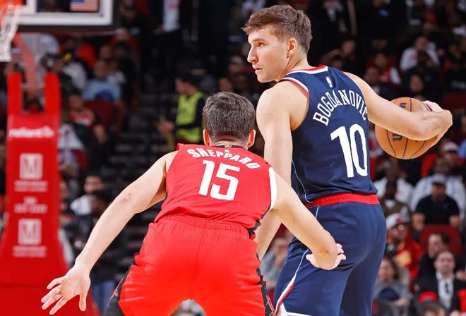 已经走投无路了,快船接下来必须给替补后场大将更高的战术地位?