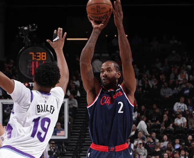 快船大勝爵士！四首發(fā)齊發(fā)揮，洛佩斯壓制攻守，下祖巴茨一波帶走