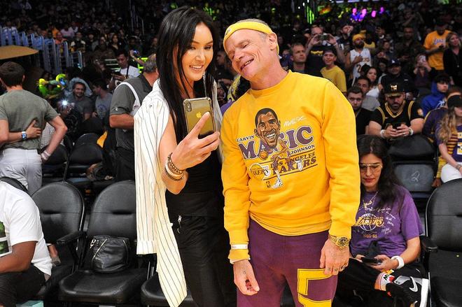 湖人領(lǐng)先12分慘遭逆轉(zhuǎn)!三大致命敗因讓黃蜂完成18分大勝