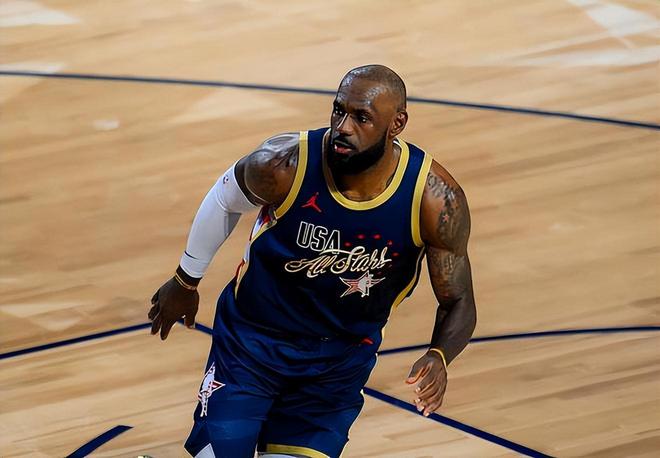 勒布朗-詹姆斯:西部竞争很激烈,但只要保持健康,湖人仍有机会