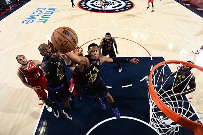 還是沒有找到手感！湖人鋒線大將到底什么時候才能徹底找到狀態？