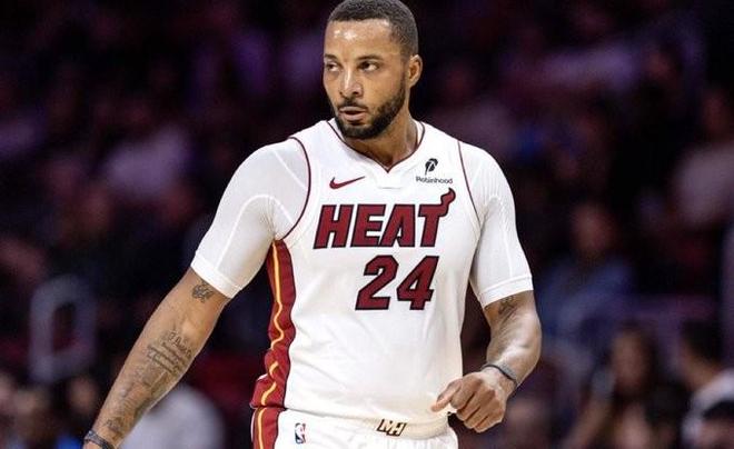 大腿说放就放,鲍威尔:快船曾说要跟我续约,结果没过多久就交易我