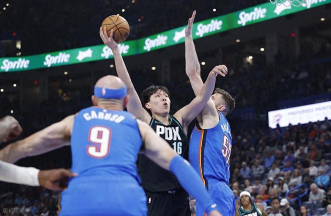 雄鹿致敬利拉德杨瀚森没鼓掌?现场完整画面还原真相,错怪小杨