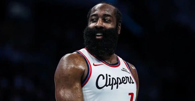 保罗宣布即将退役，哈登爆发追平科比，快船战胜弱旅，止住连败...