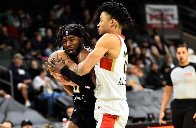 能攻善守能力全面!马刺二队的全能型侧翼估计很快就能重返NBA?