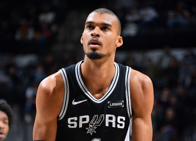 無緣橫掃！馬刺決戰(zhàn)被轟17-3爆冷輸鵜鶘 文班16+16錫安24+10