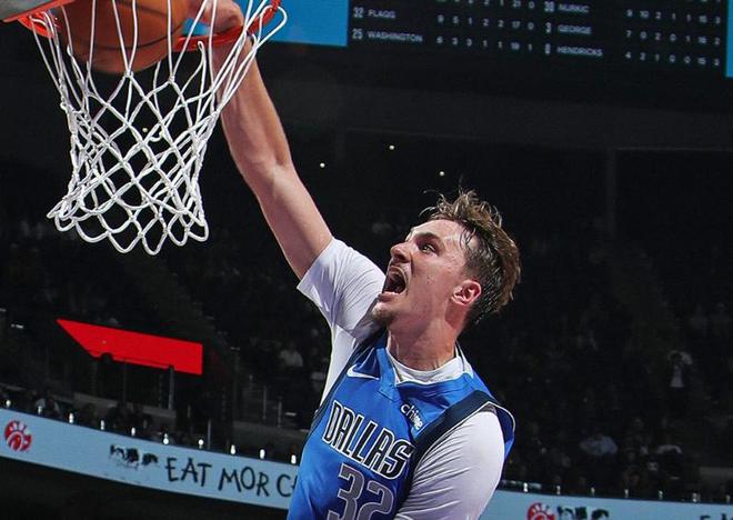 浓眉17+17+3封盖,弗拉格13中9完爆维金斯,独行侠三连胜宣战雷霆