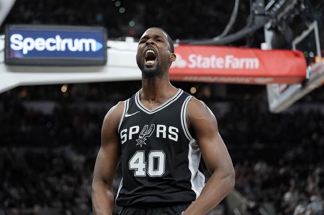 决赛连续失常，被当作核心培养，却在中途被交易，他真没有球星命...