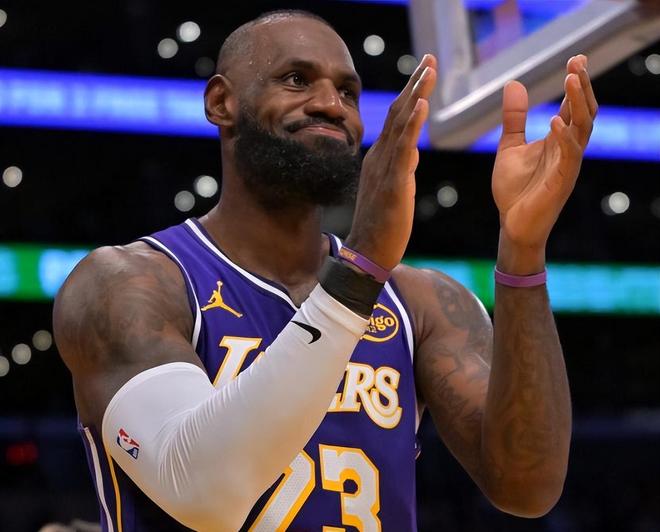 NBA今日里程碑！大帝超越大夢，哈登超越一哥，老詹2600記三分球