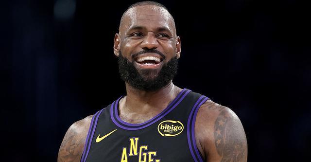 詹姆斯：重返赛场感觉太好了 缺席开季比赛对我来说很难熬