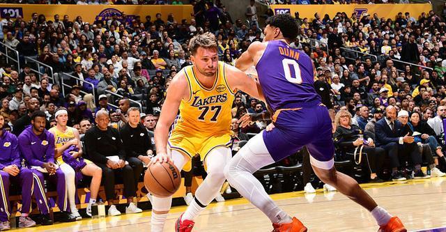 东契奇：对手只让我攻不让我传 让我有些困扰和迷失