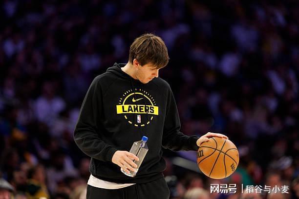 從控制變量的角度來看,對湖人最重要的球員反而是里夫斯?